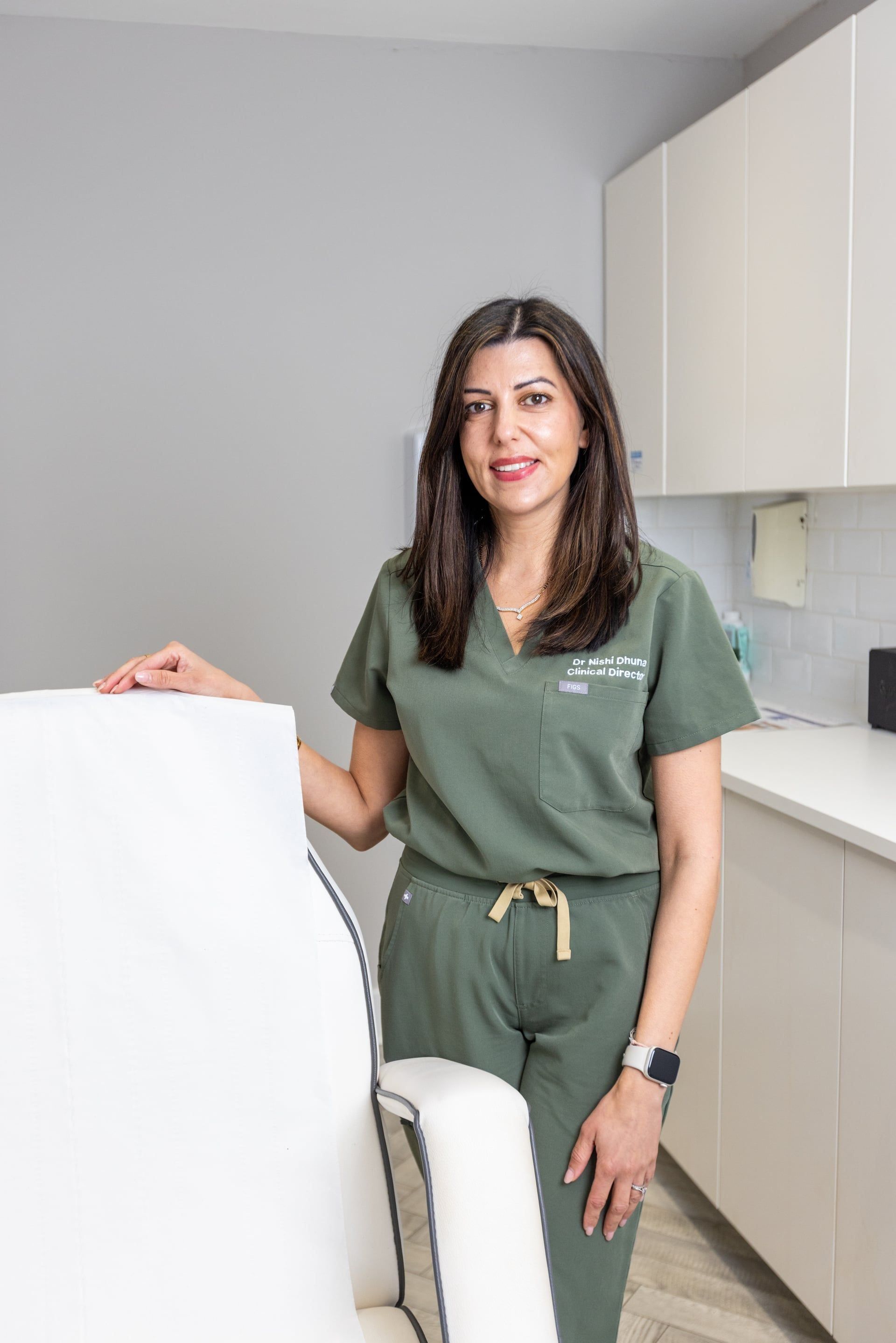 Dr Nishi Dhuna, Clinical Director of The Aesthetic Mentor